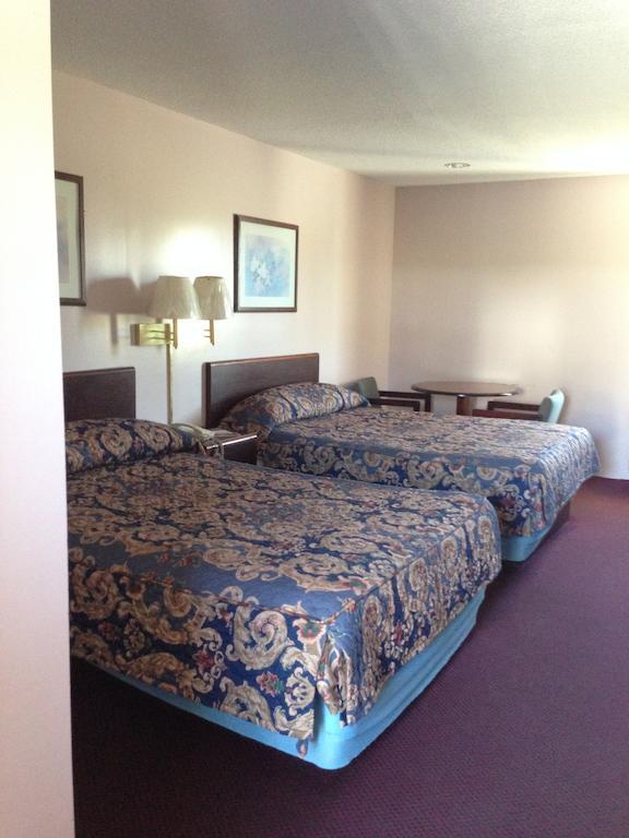 David Crockett Motel Lawrenceburg Room photo
