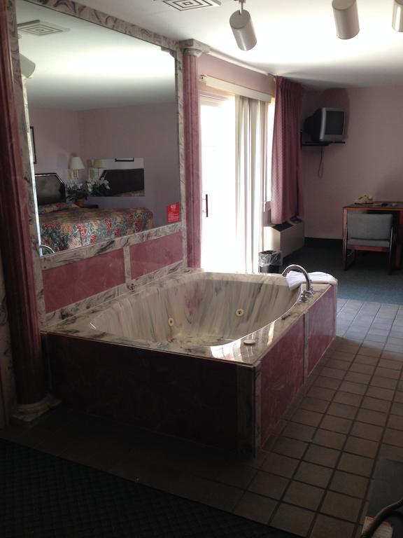 David Crockett Motel Lawrenceburg Room photo